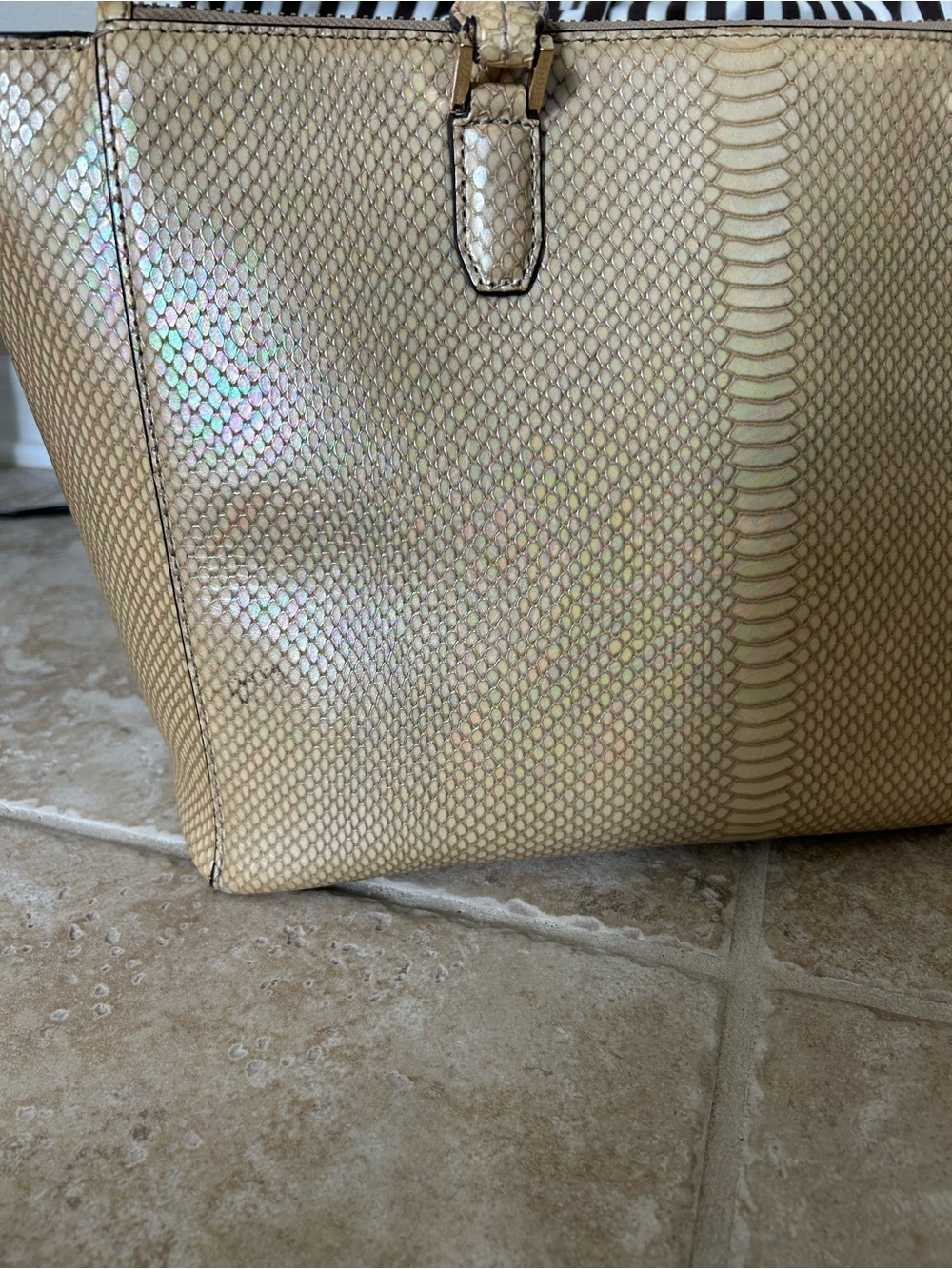 RARE Henri Bendel Iridescent Gold Snake-Embossed Tote Bag with Wallet - Picture 11 of 17